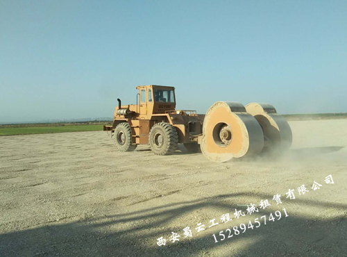 沖擊壓路機租賃