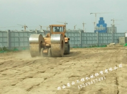 沖擊式壓路機出租